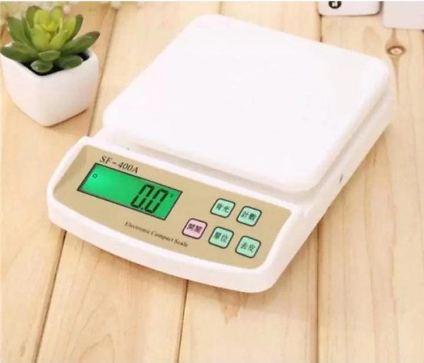 Electronics weighing machine with LCD backlight display